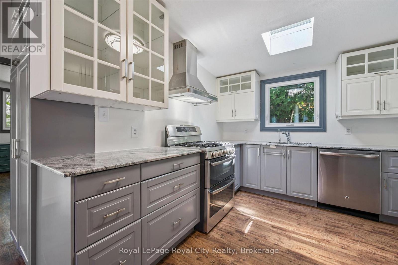 9 BUSH LANE - Image 14