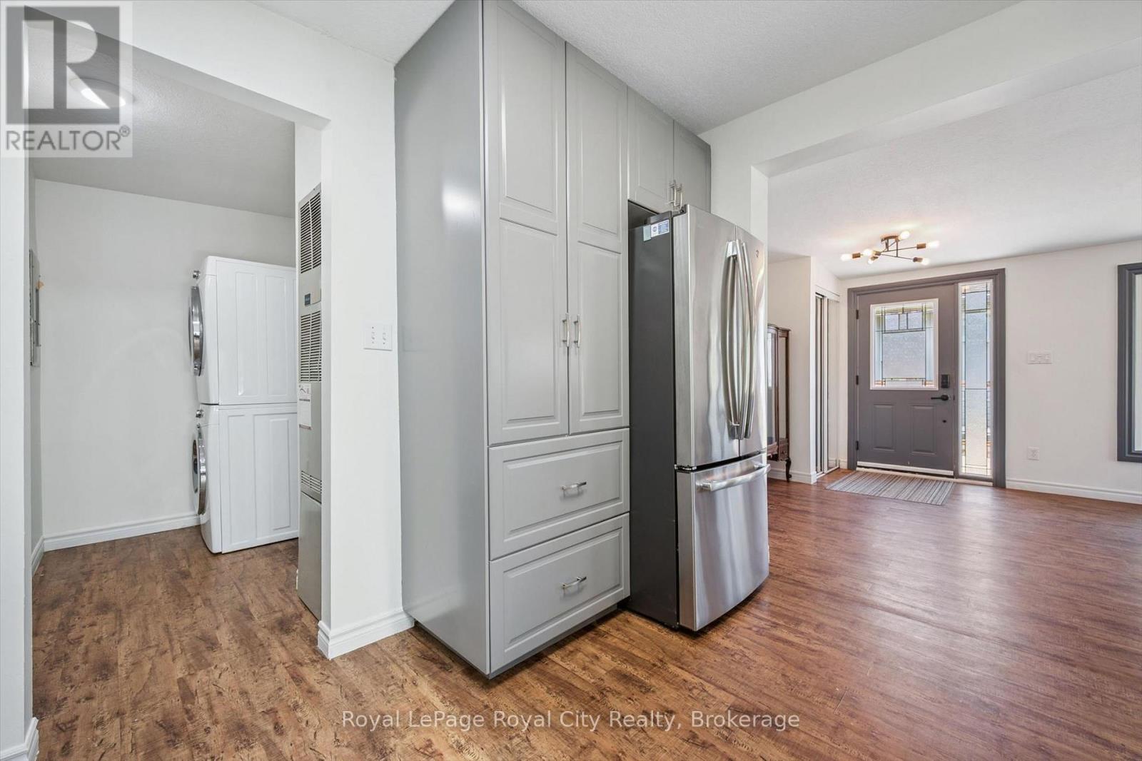 9 BUSH LANE - Image 16