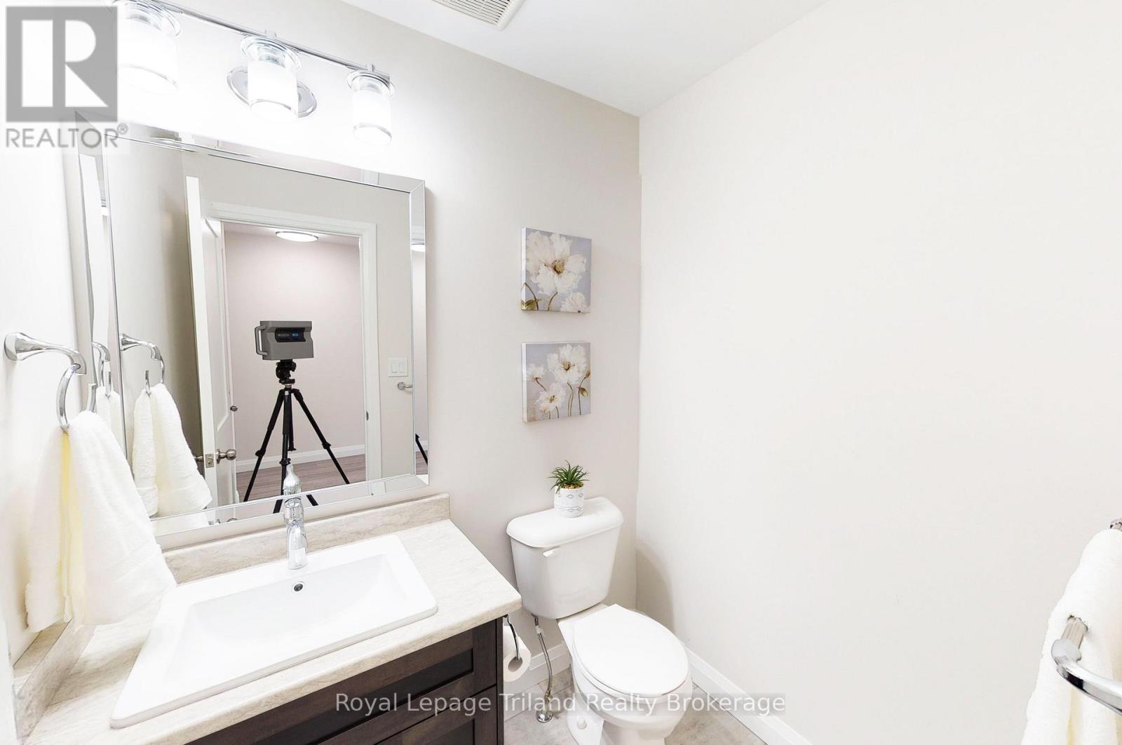 #UNIT B 137 WIMPOLE STREET - 12