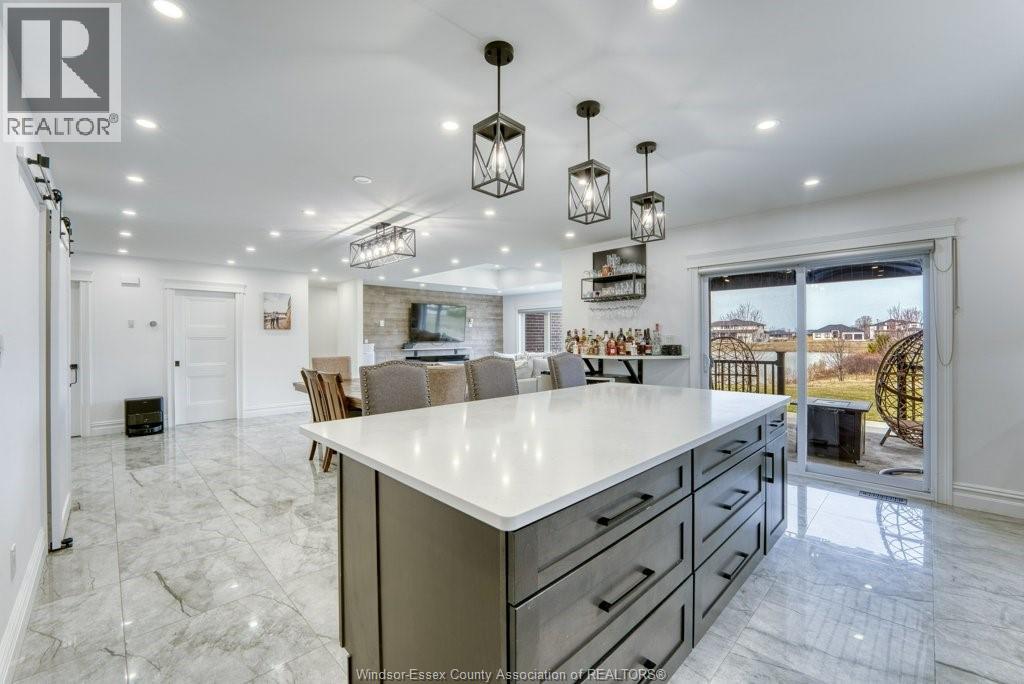 37 AUGUSTA DRIVE - 17