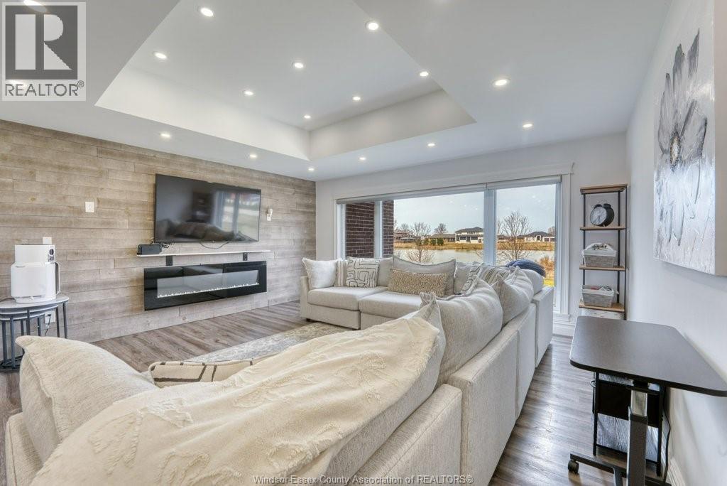 37 AUGUSTA DRIVE - 21