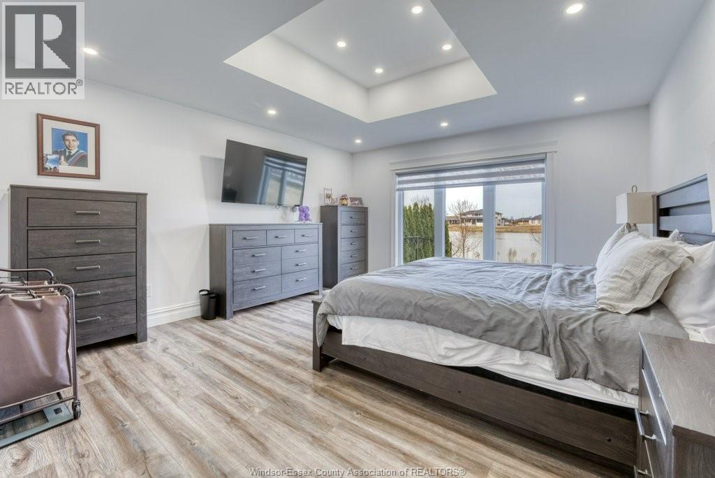 37 AUGUSTA DRIVE - 26