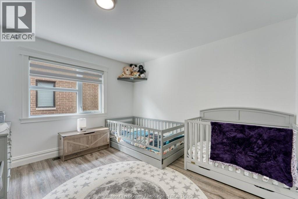 37 AUGUSTA DRIVE - 32