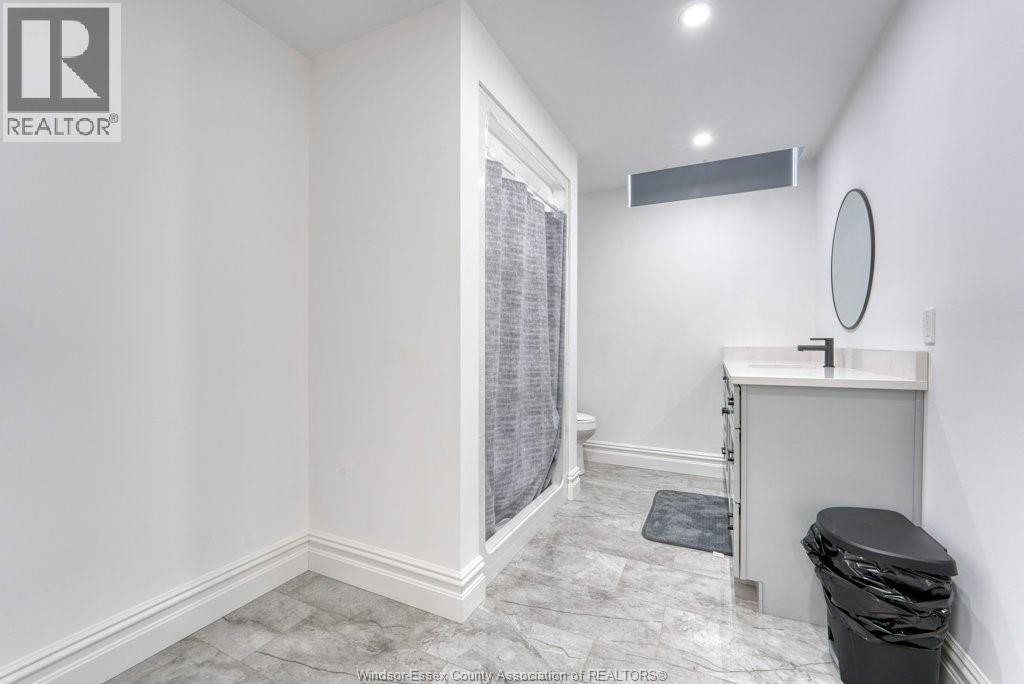 37 AUGUSTA DRIVE - 44