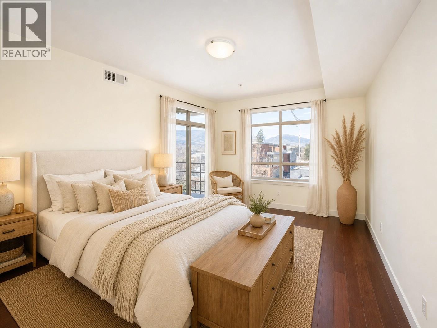 #307 457 West Avenue - Image 2
