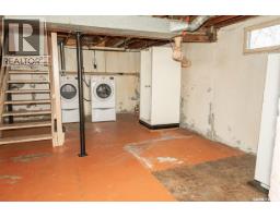611 Saskatchewan Avenue, Kerrobert, SK S0L1R0 Photo 33