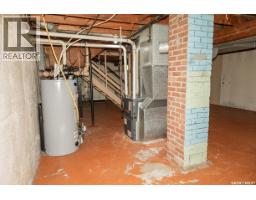 611 Saskatchewan Avenue, Kerrobert, SK S0L1R0 Photo 35
