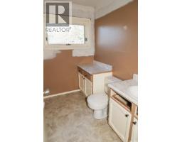 611 Saskatchewan Avenue, Kerrobert, SK S0L1R0 Photo 29