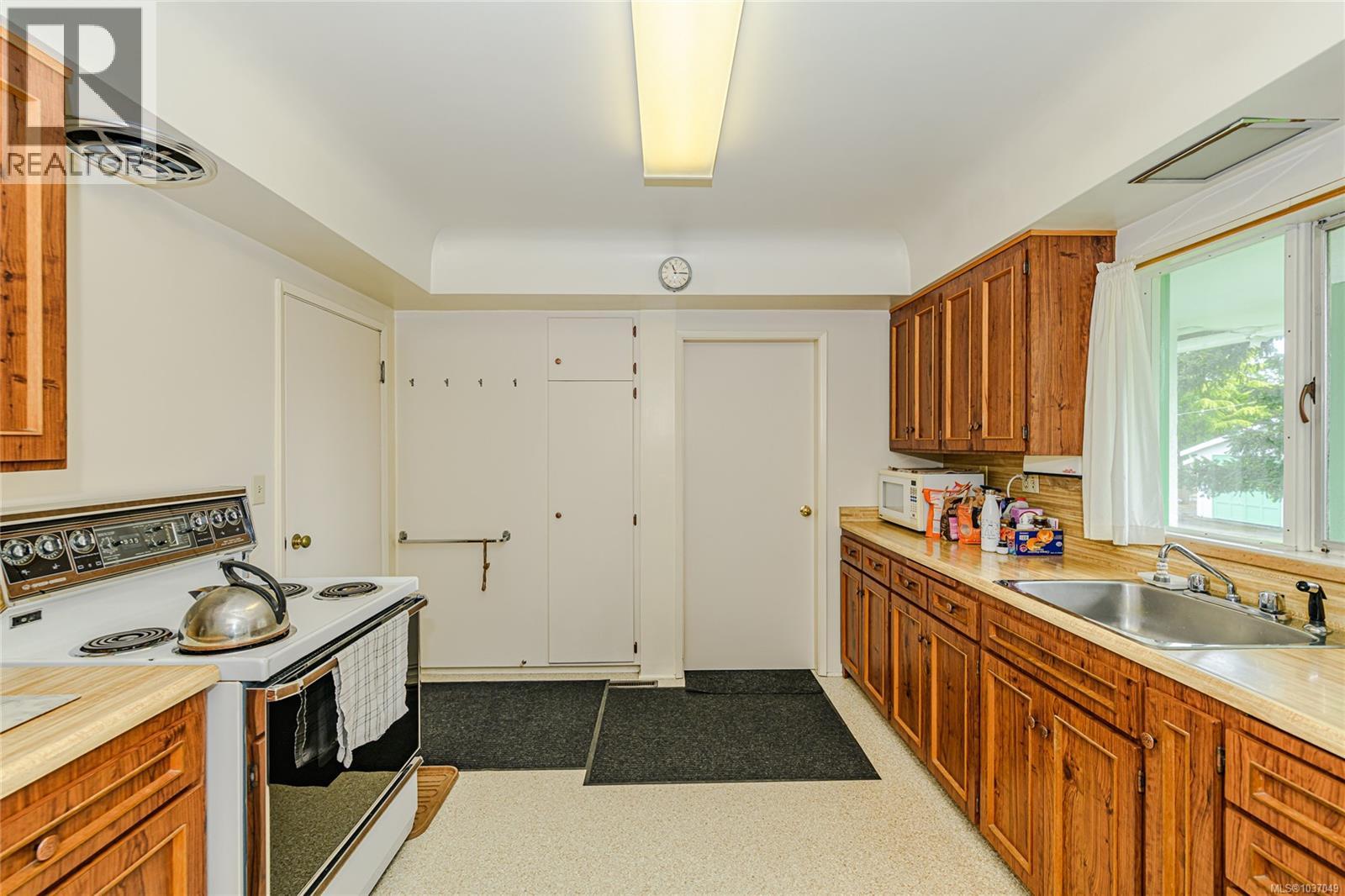 3785 Raymond St S - 16