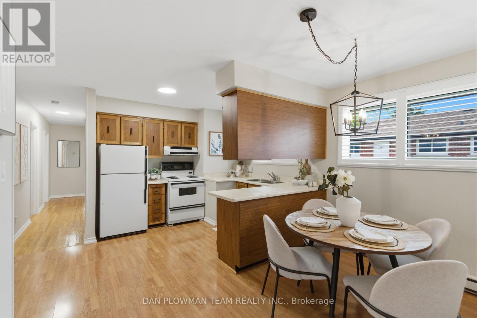 808 CENTRAL PARK BOULEVARD N - 15