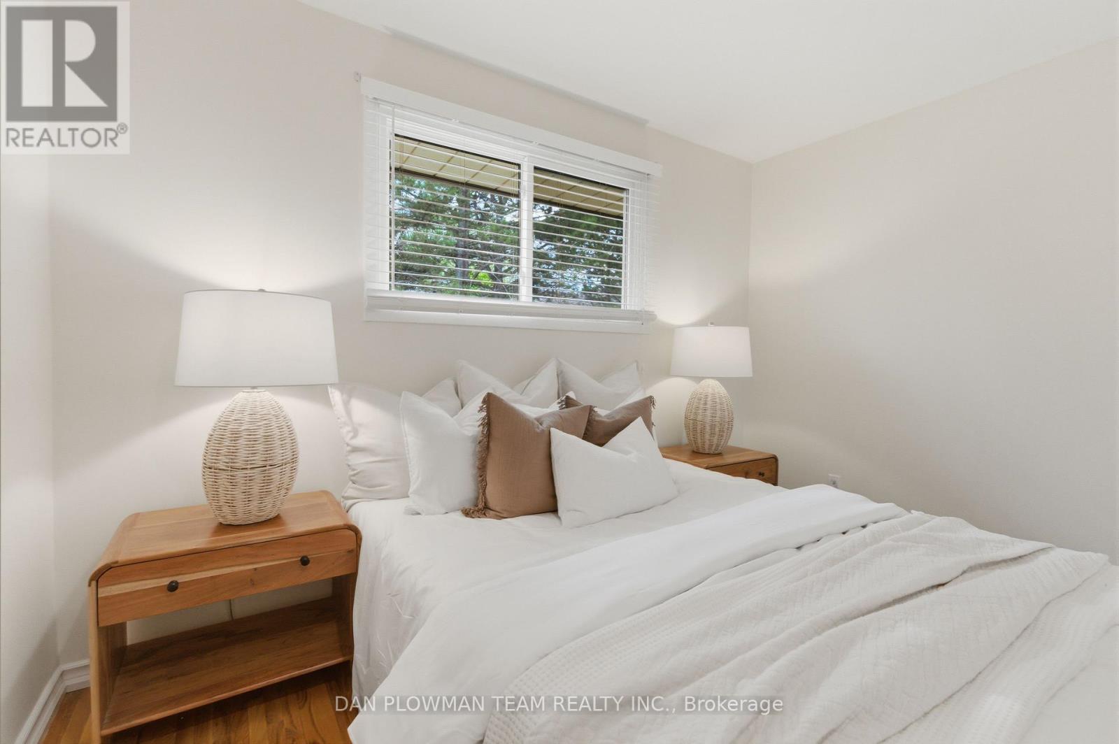 808 CENTRAL PARK BOULEVARD N - 18
