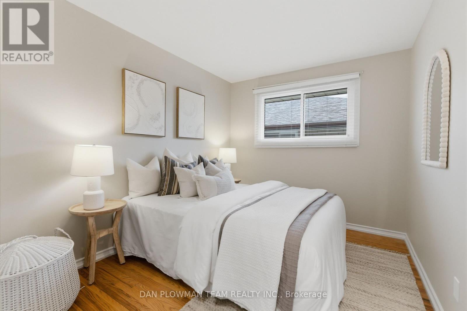 808 CENTRAL PARK BOULEVARD N - 21