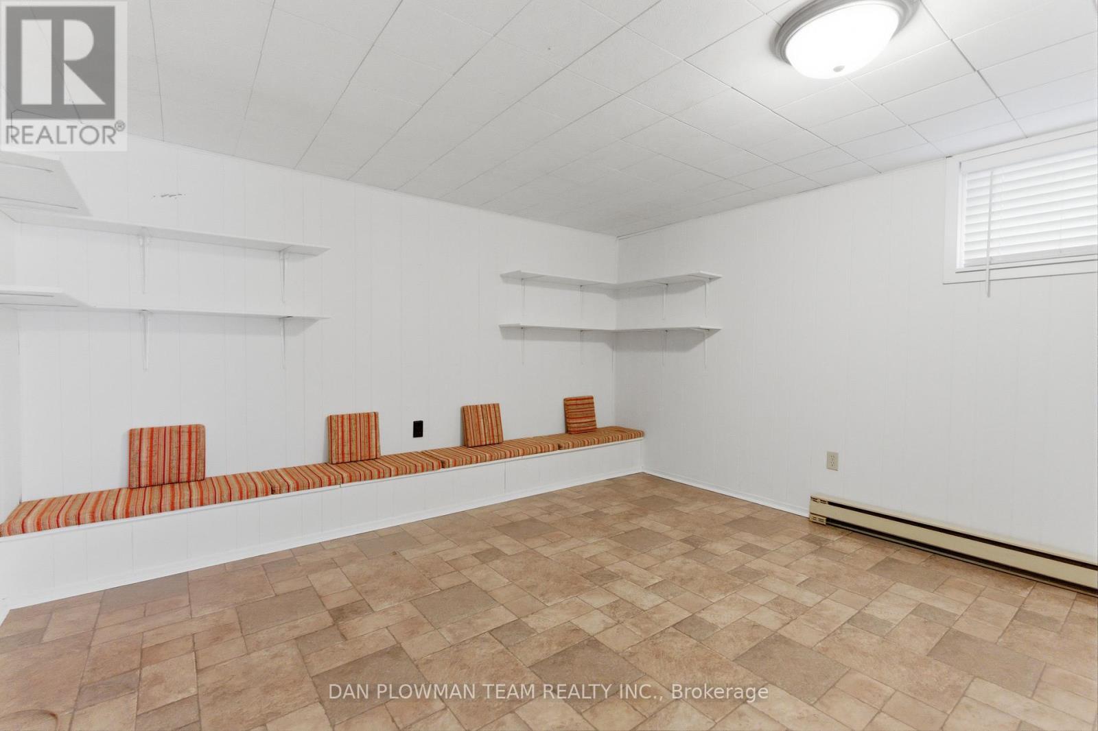 808 CENTRAL PARK BOULEVARD N - 31