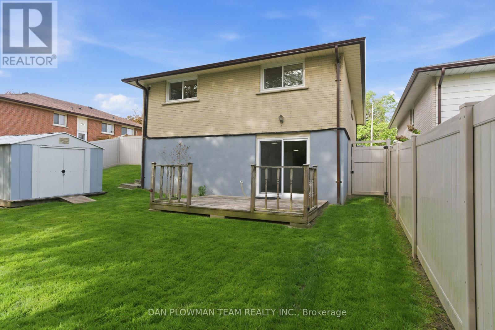 808 CENTRAL PARK BOULEVARD N - 36