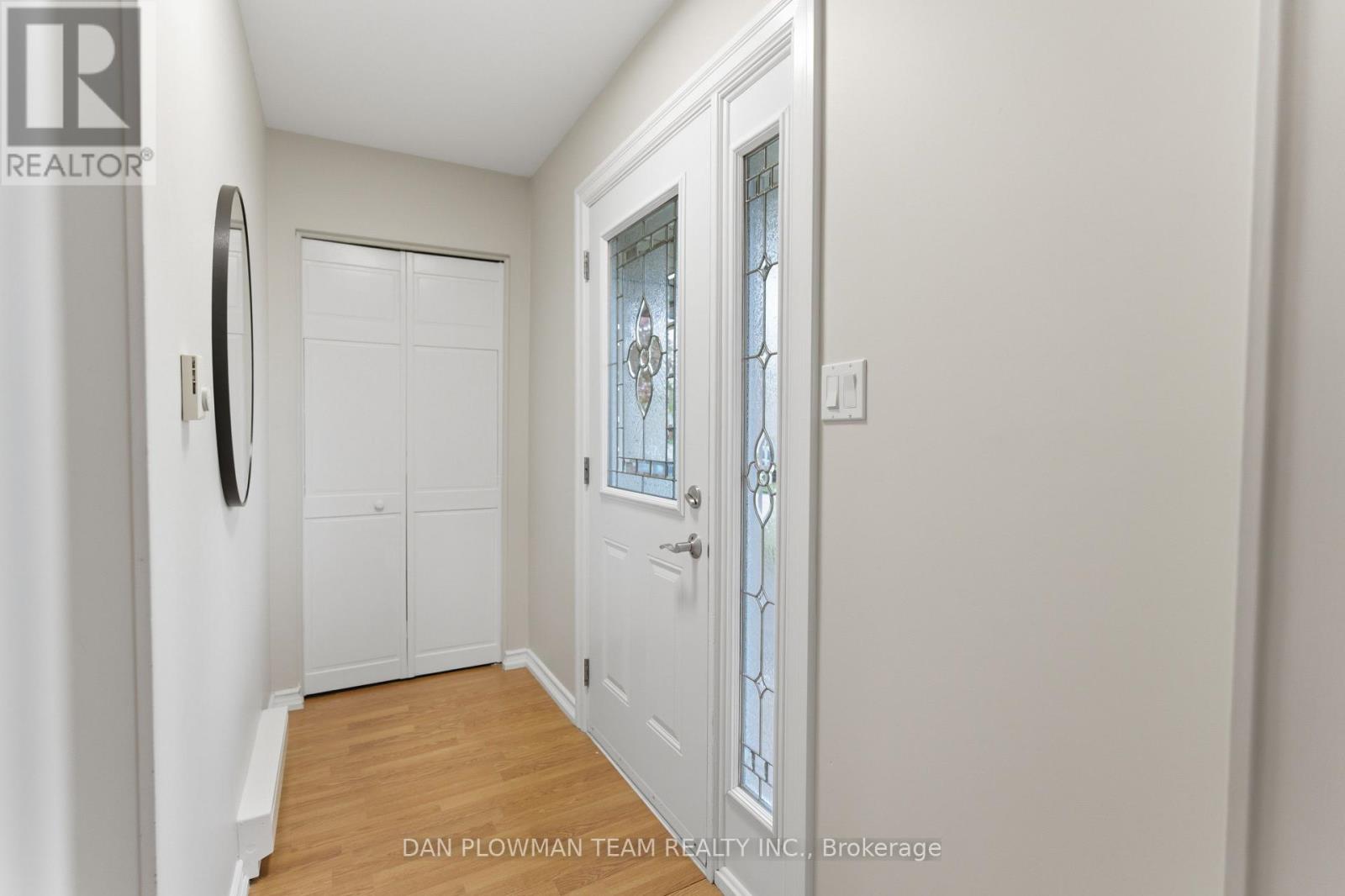 808 CENTRAL PARK BOULEVARD N - 6
