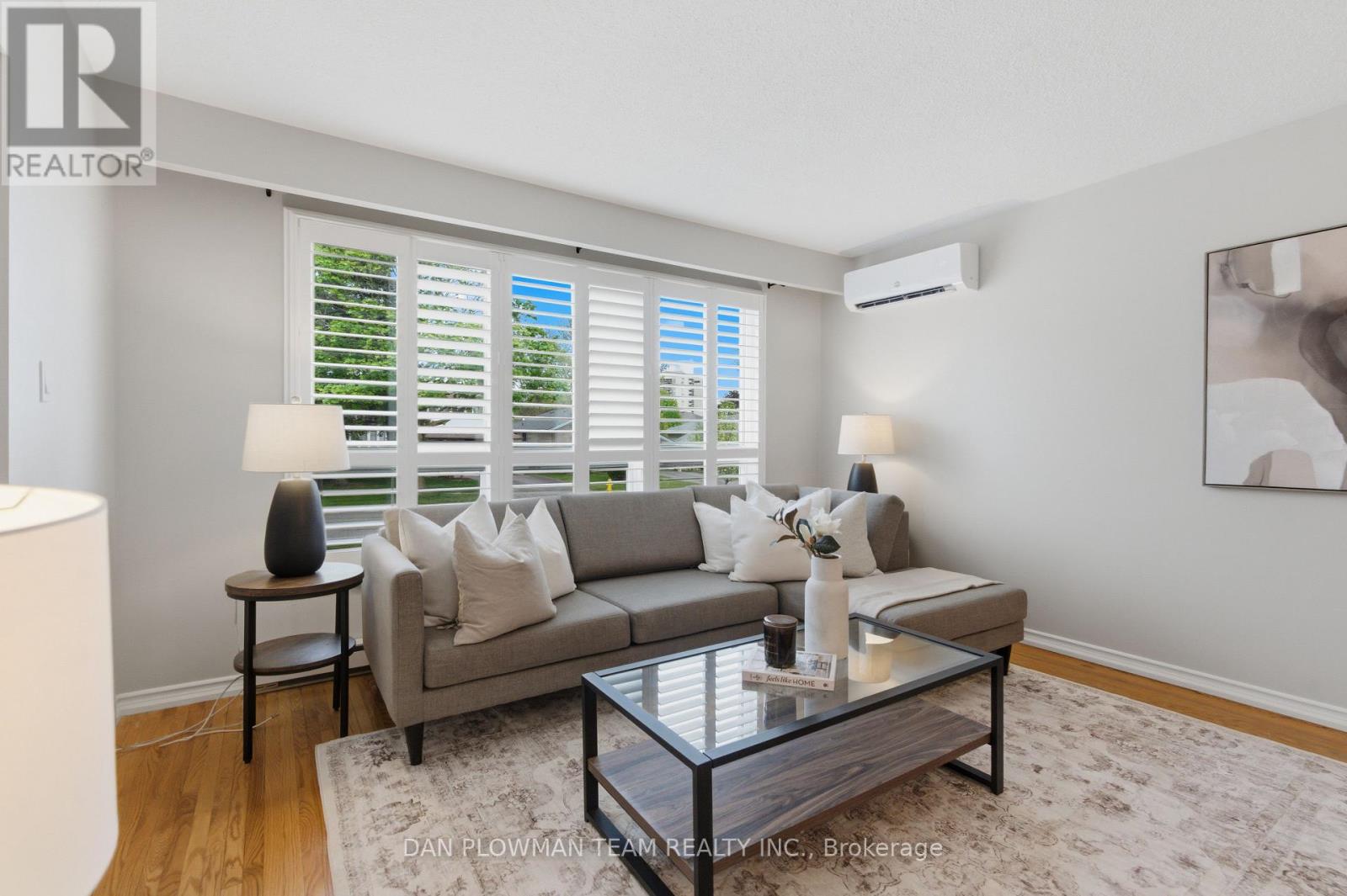 808 CENTRAL PARK BOULEVARD N - 7