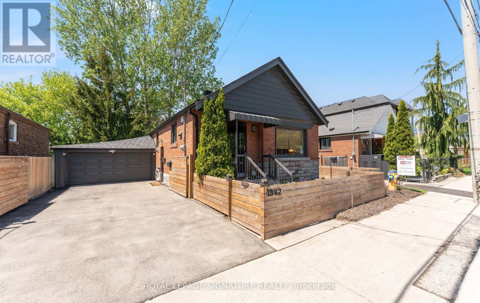 1342 VICTORIA PARK AVENUE - 27