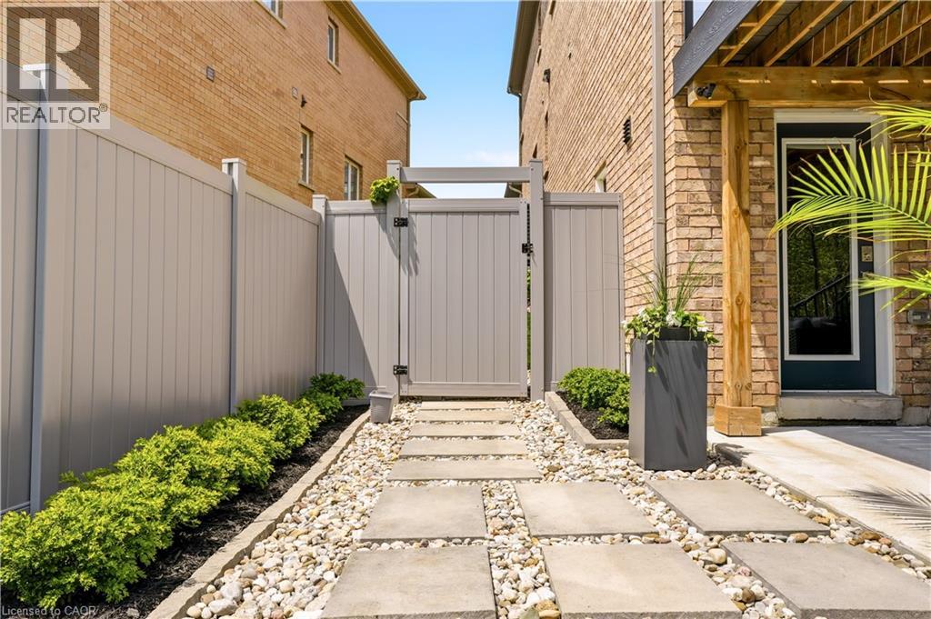 57 RIVERWALK Drive - 46