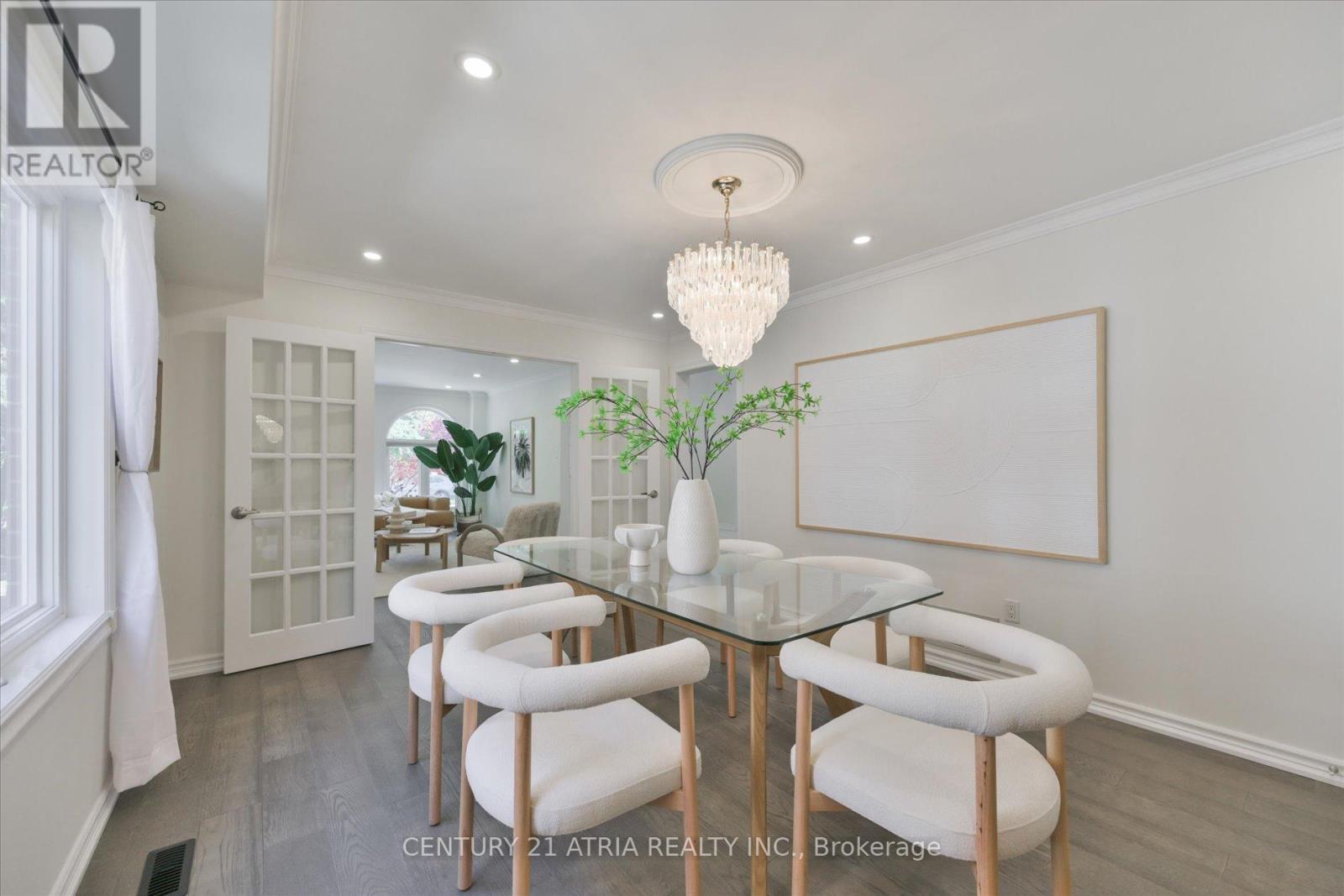 10 MORRISON CRESCENT - 11