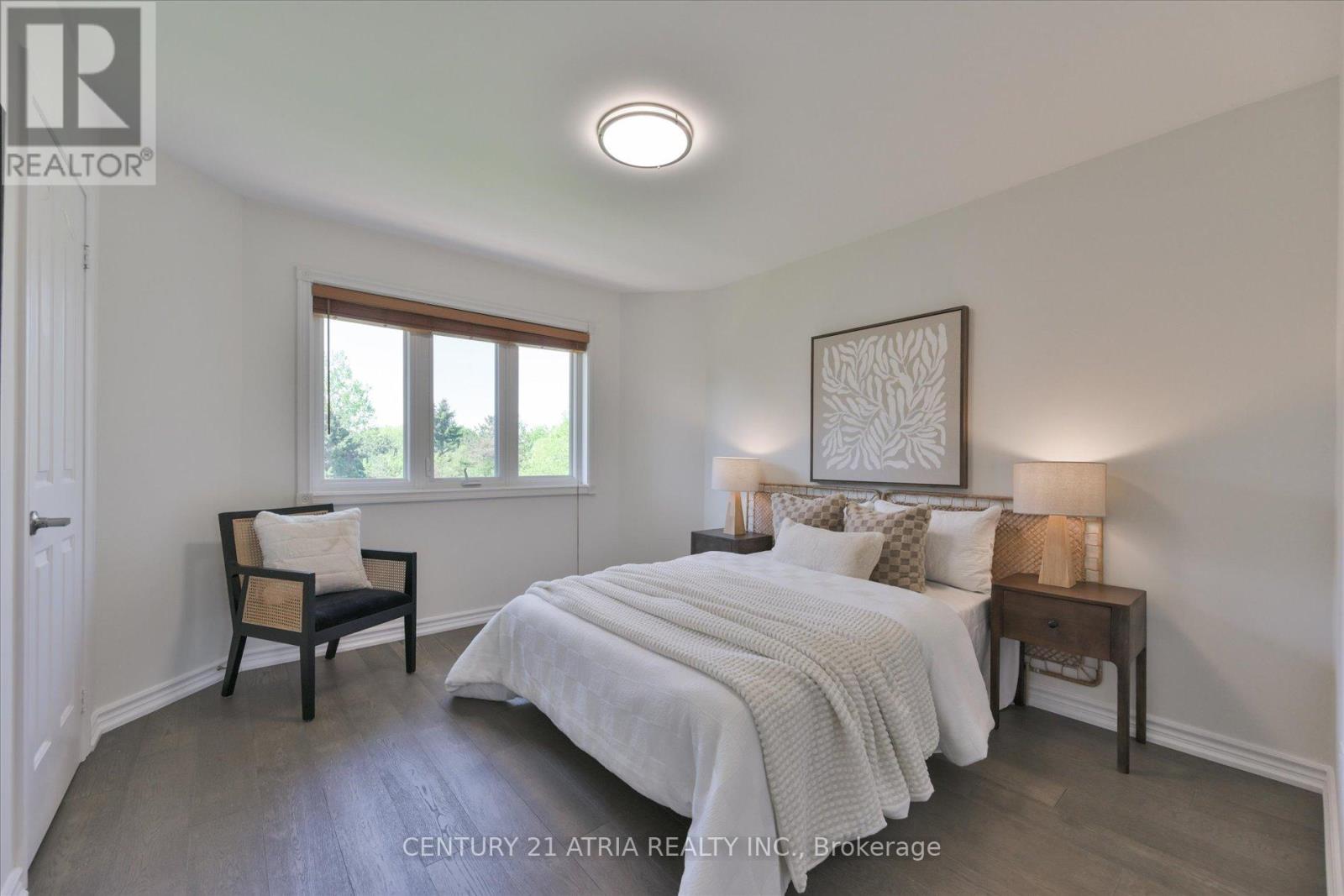 10 MORRISON CRESCENT - 36