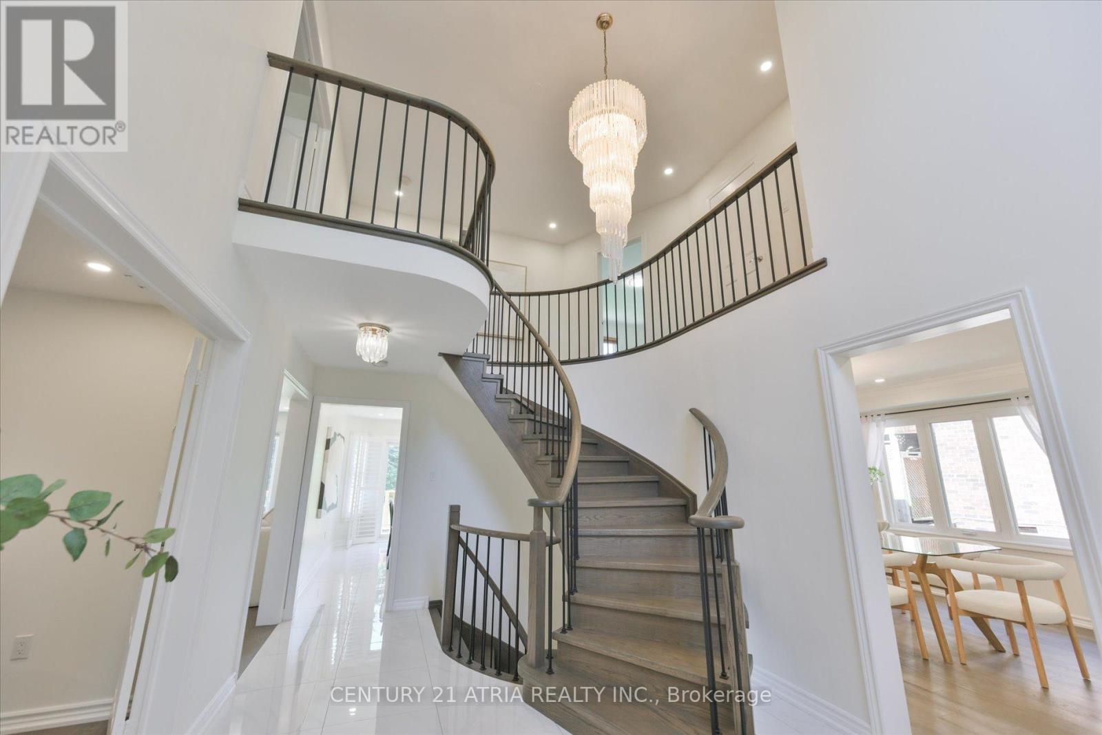 10 MORRISON CRESCENT - 4