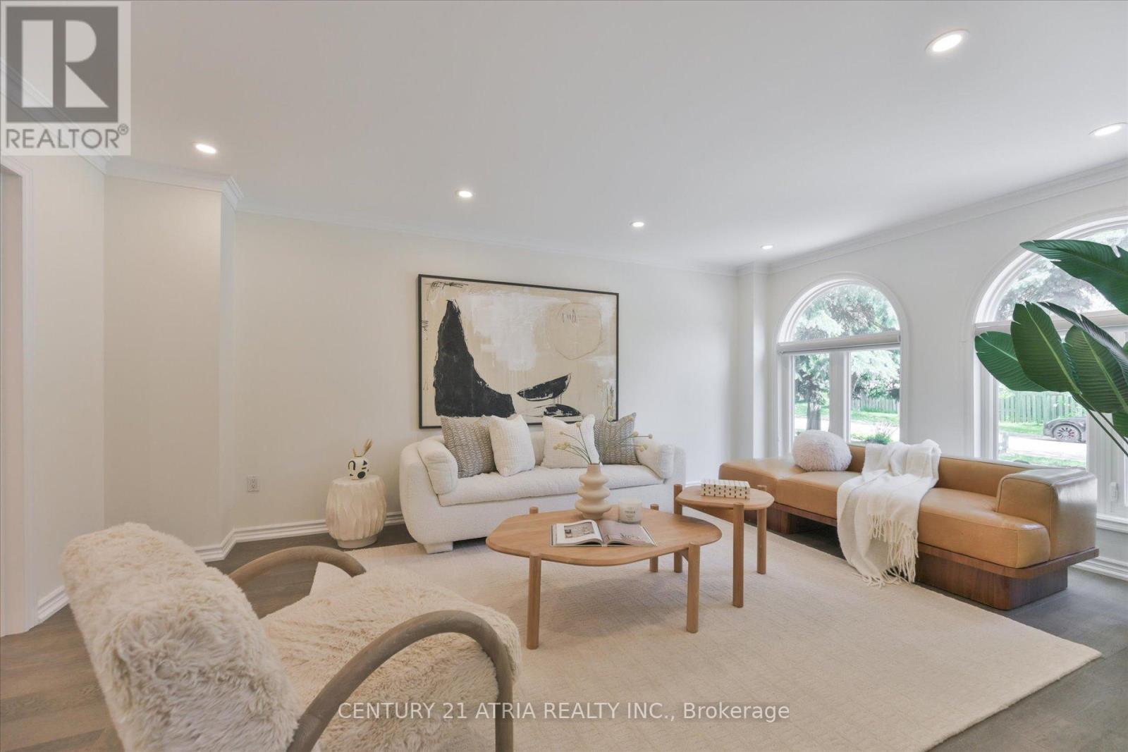 10 MORRISON CRESCENT - 8