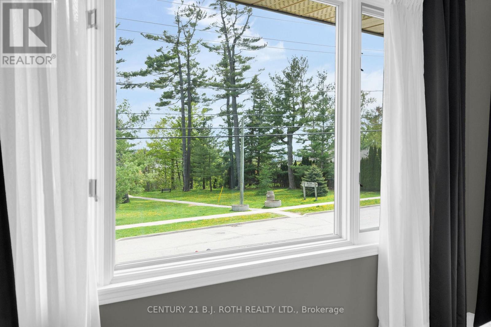 360 CODRINGTON STREET - 32