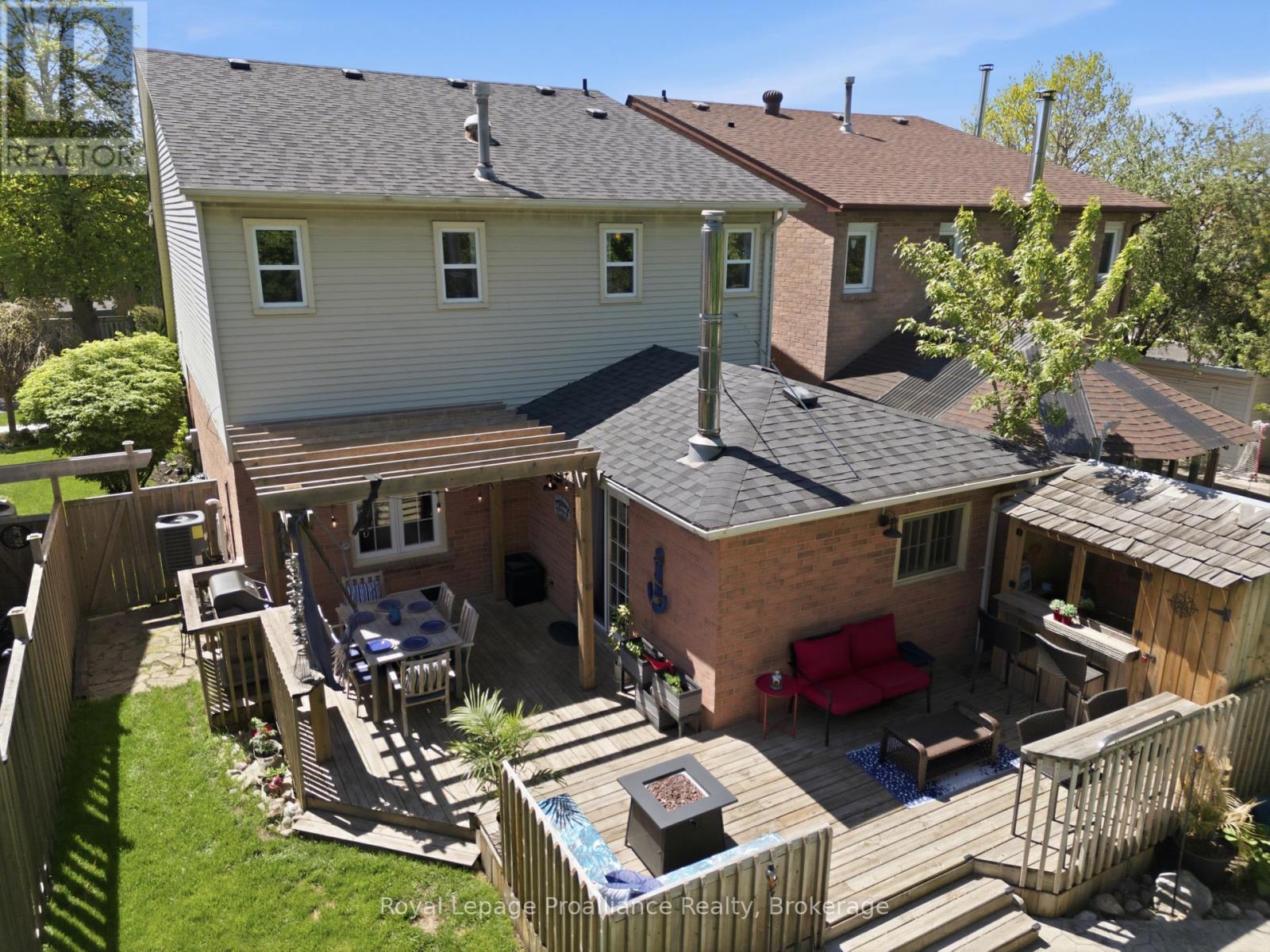 4 HENDERSON DRIVE - 41
