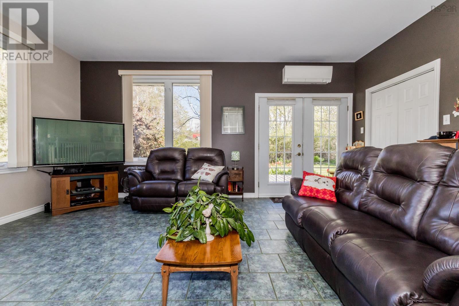 Property 2 of 29 of 206 Centennial Drive