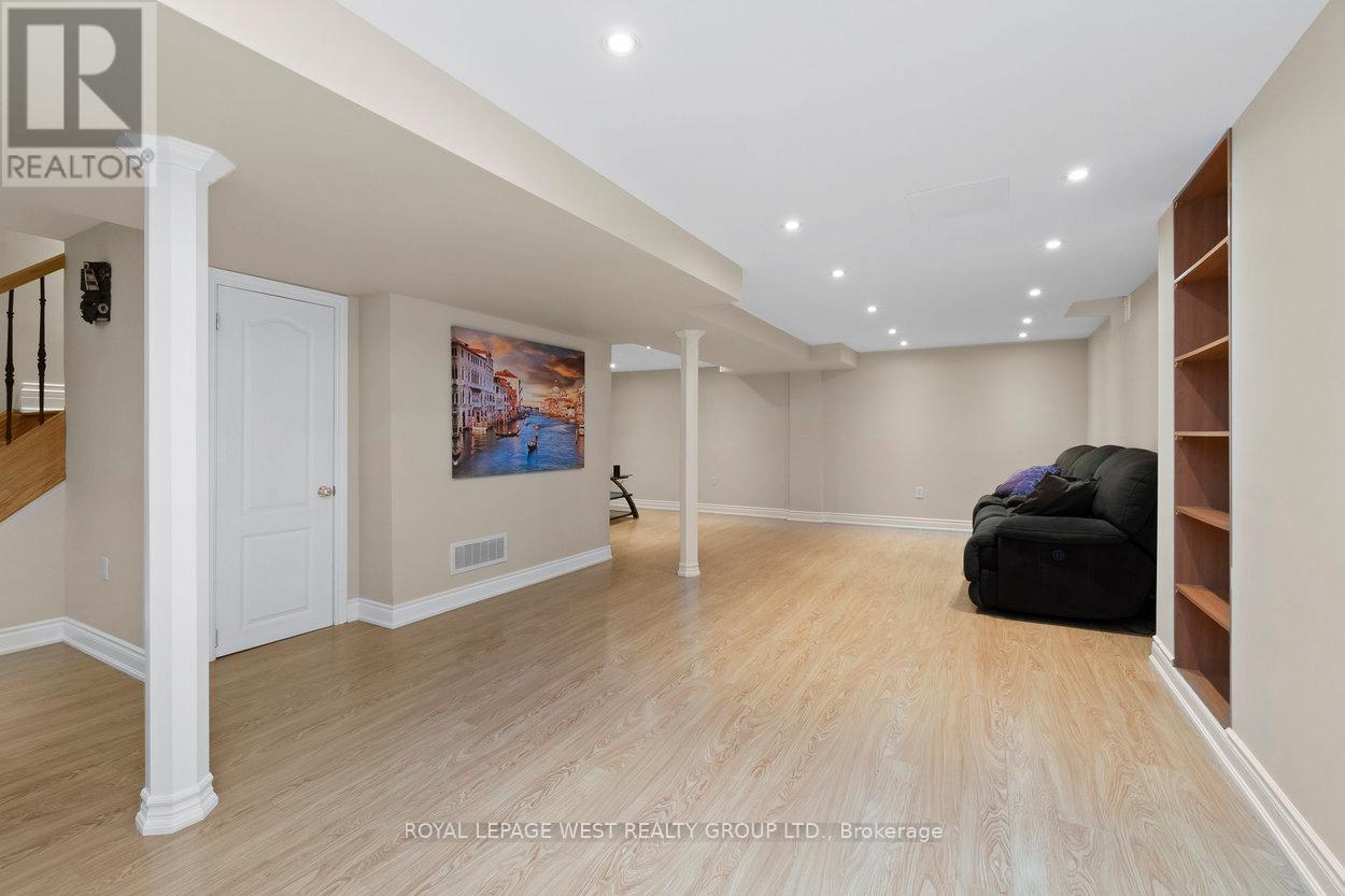 859 MAYS CRESCENT - 33