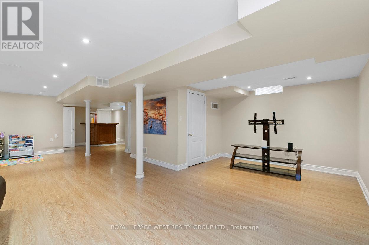 859 MAYS CRESCENT - 34