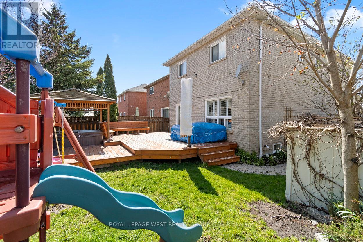 859 MAYS CRESCENT - 38