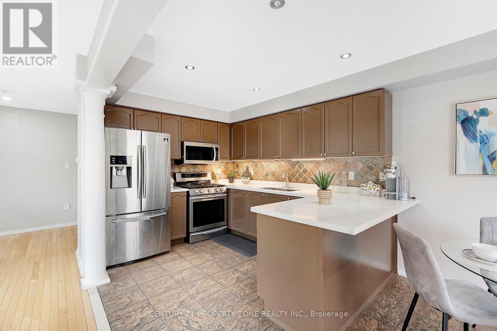 29 OAKMEADOW DRIVE - 12