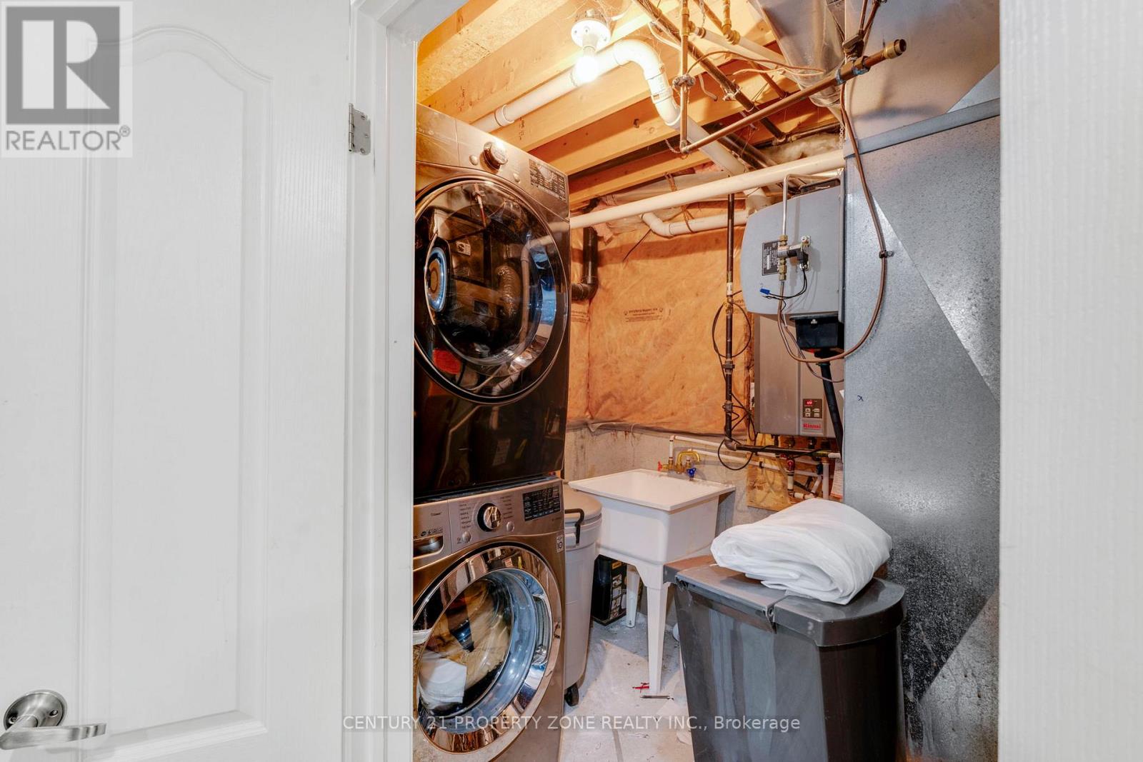 29 OAKMEADOW DRIVE - 30