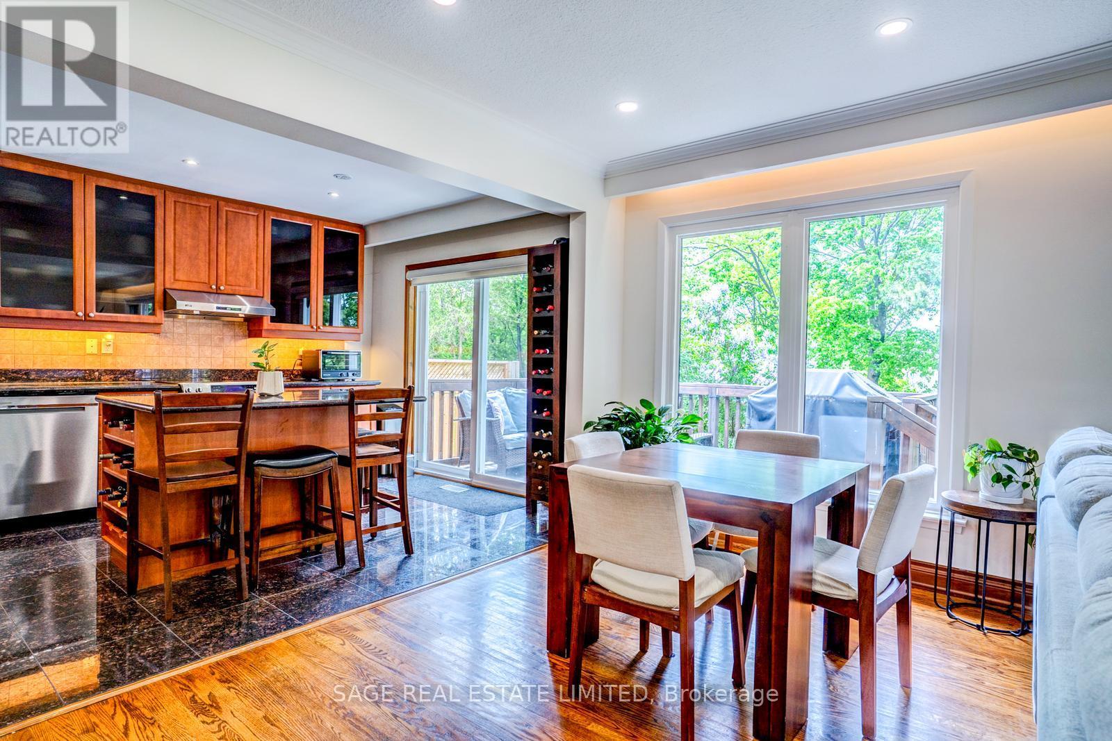81 DECARIE CIRCLE - 12