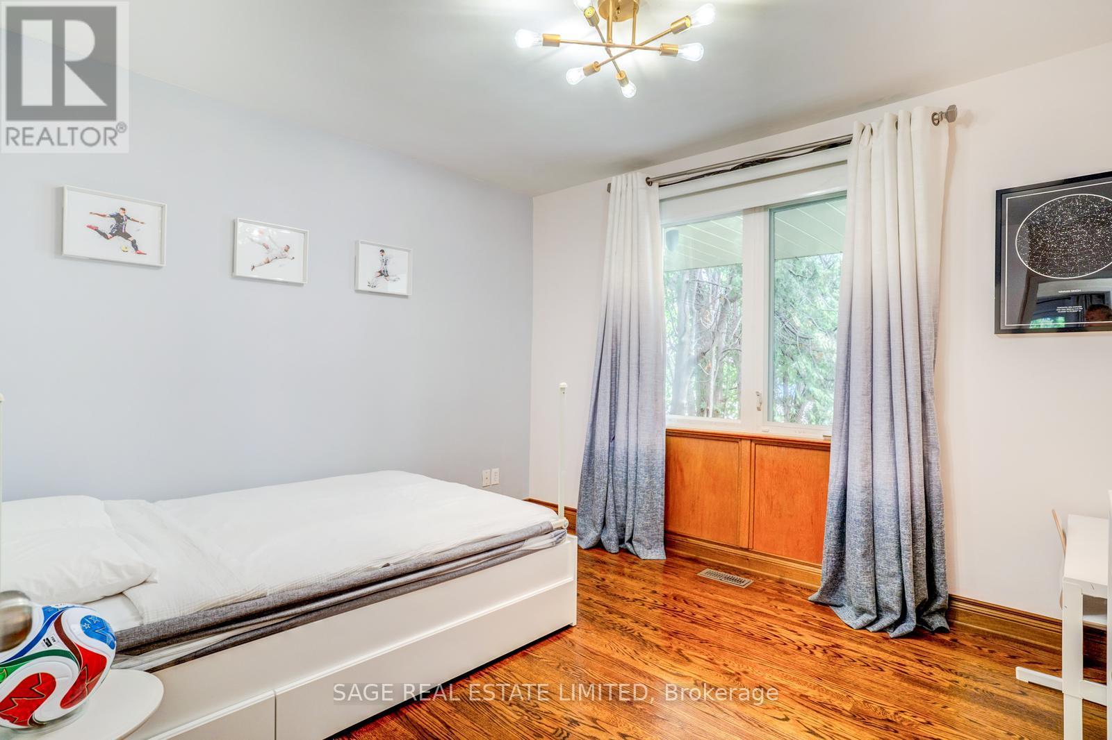 81 DECARIE CIRCLE - 24