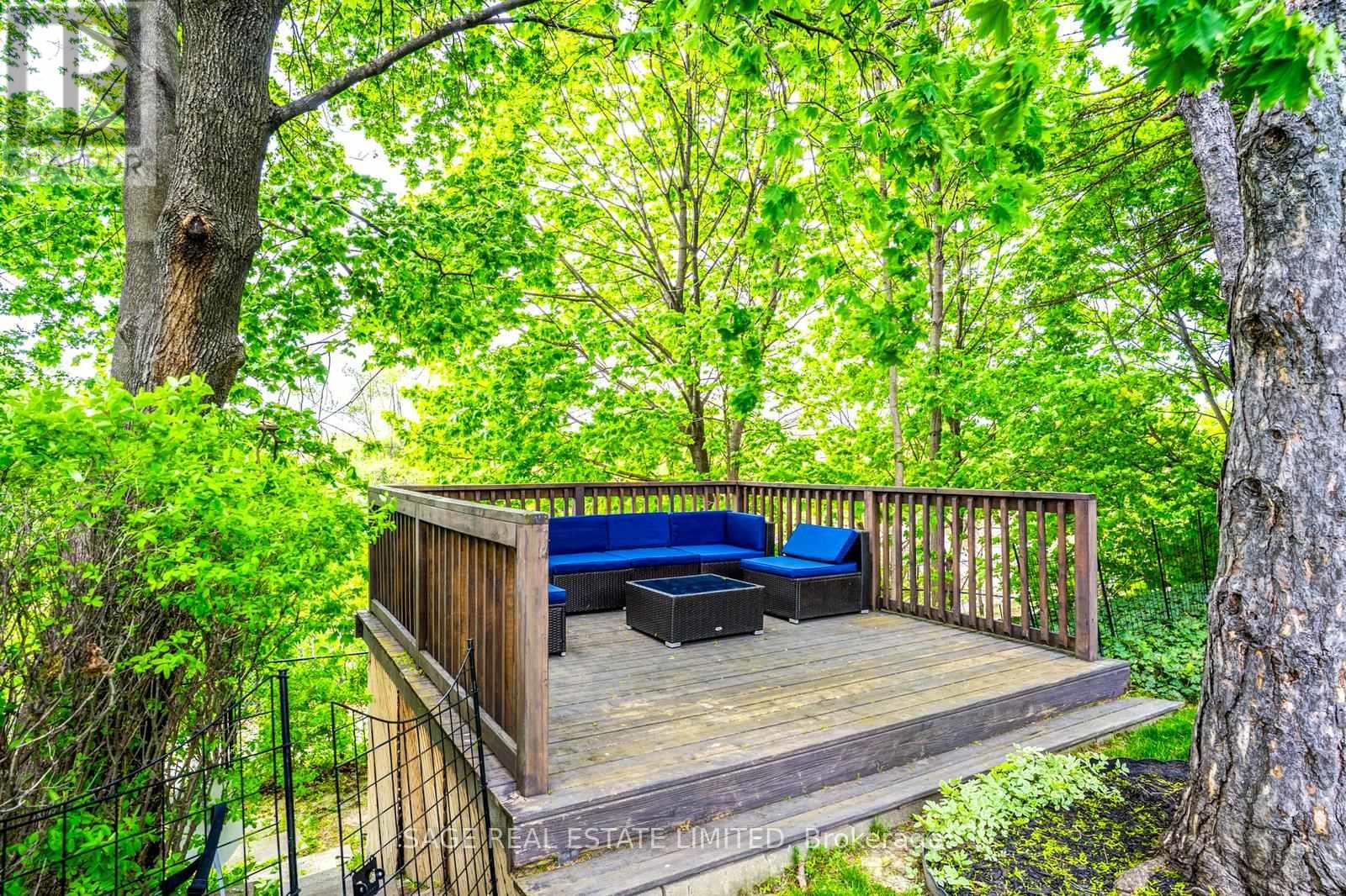 81 DECARIE CIRCLE - 45