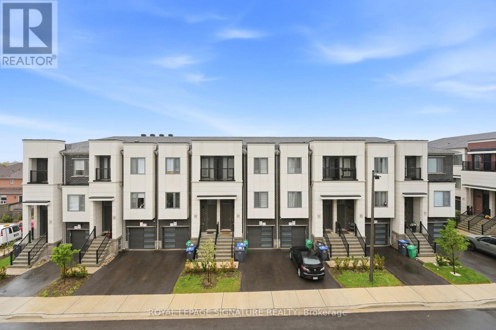 12 HEATHROW LANE - 20