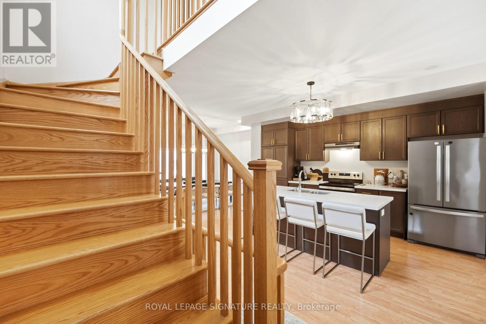 12 HEATHROW LANE - 6