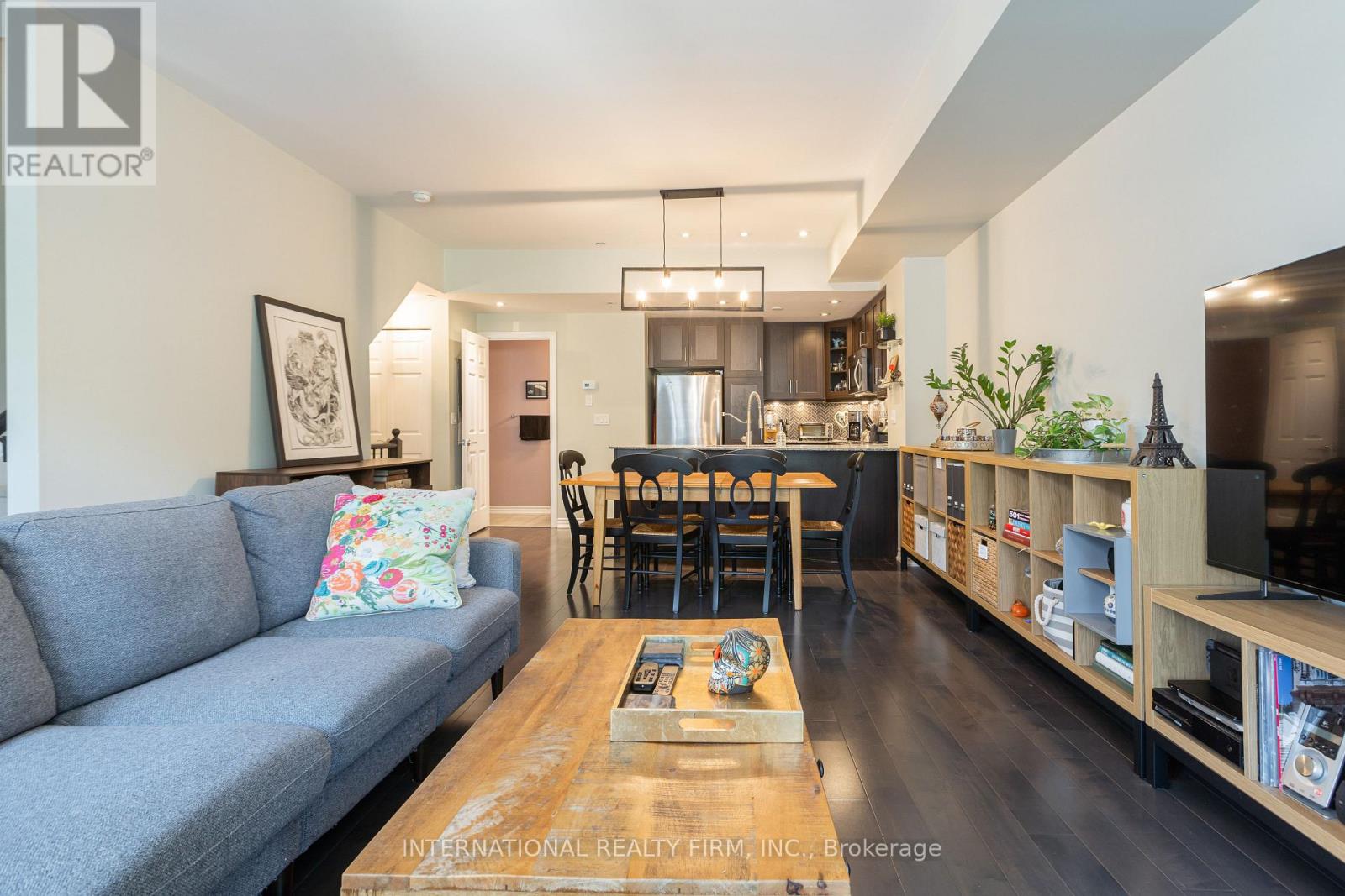 #99 30 CARNATION AVENUE - 10