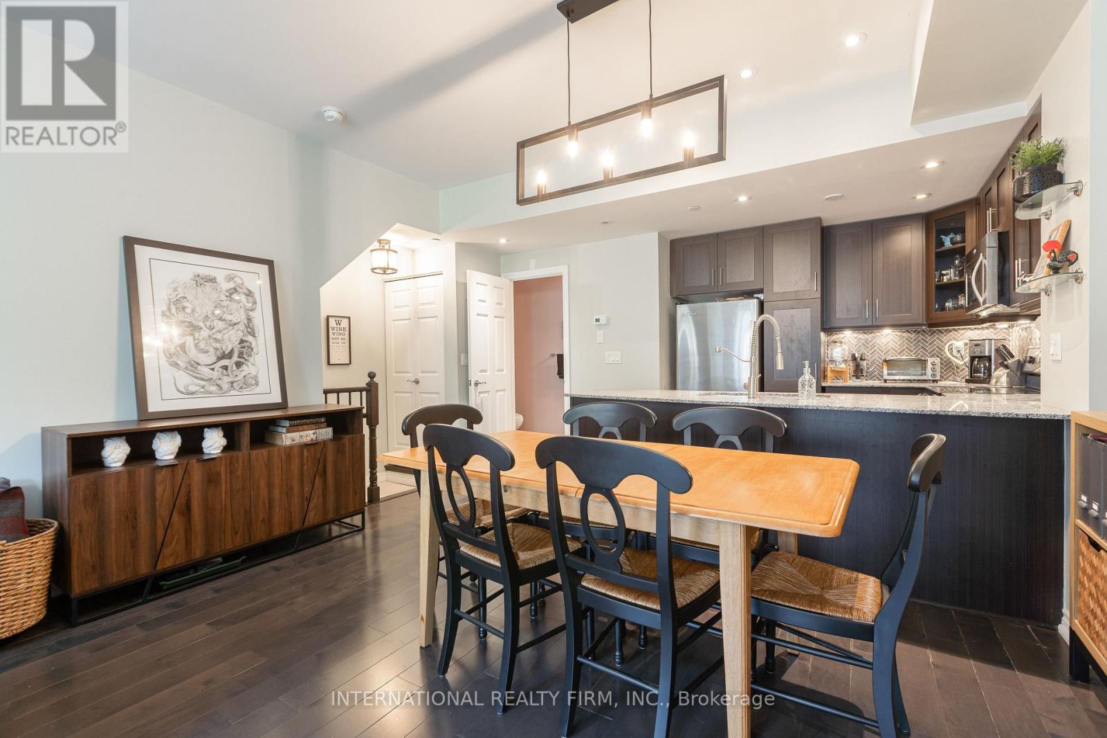 #99 30 CARNATION AVENUE - 7