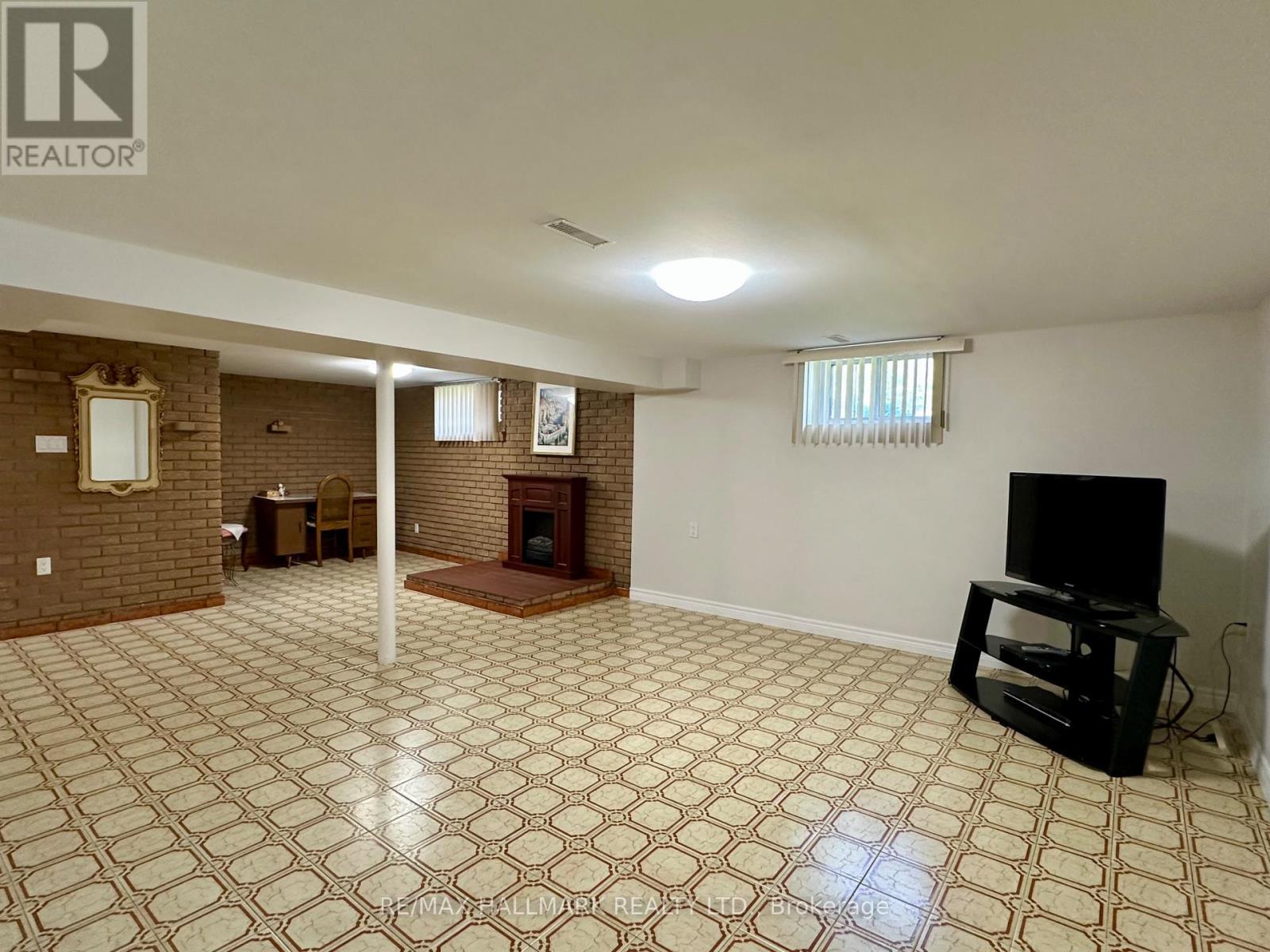 44 KIRBY ROAD - 24