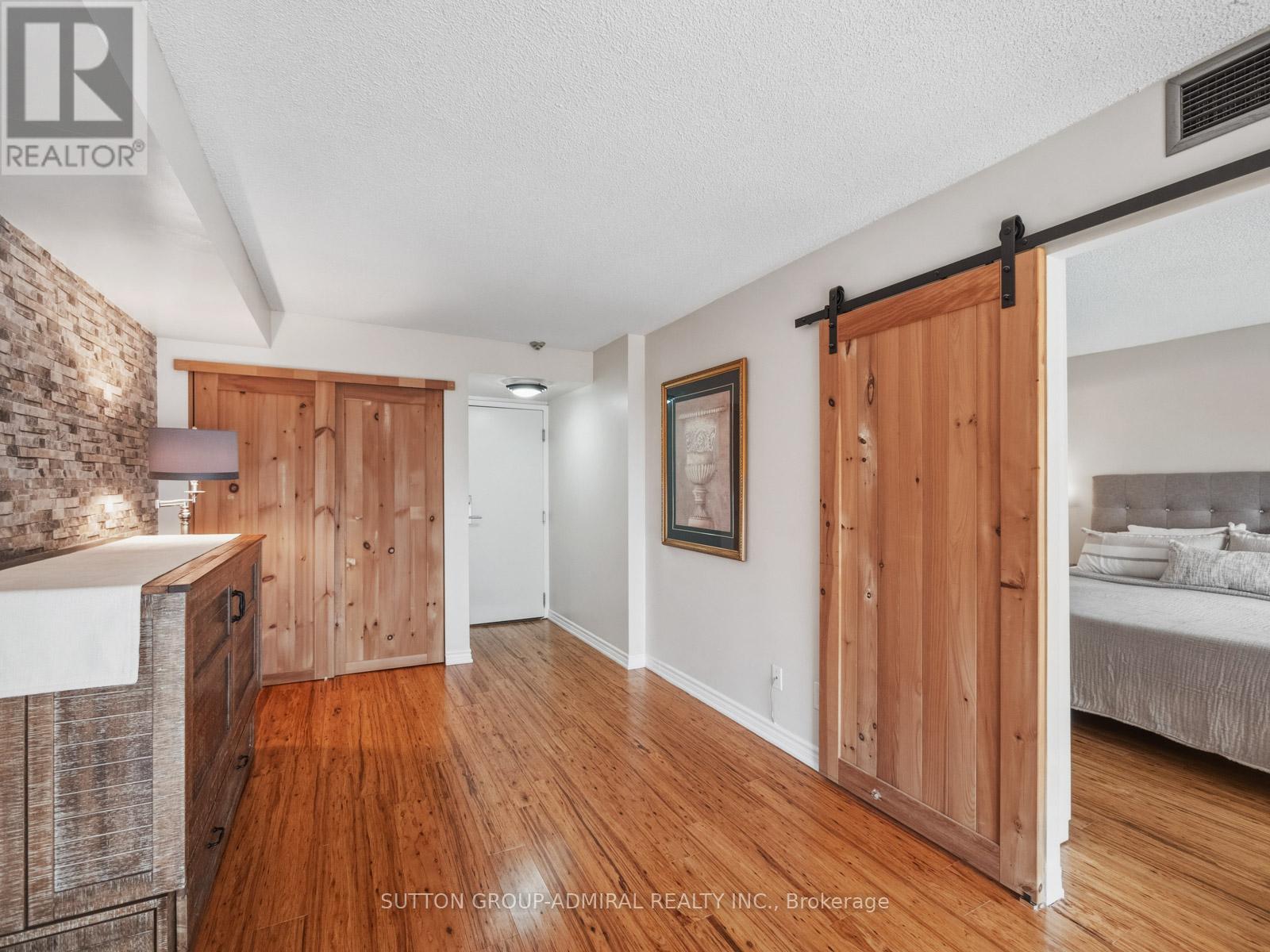 #723 2267 LAKE SHORE BOULEVARD W - 17