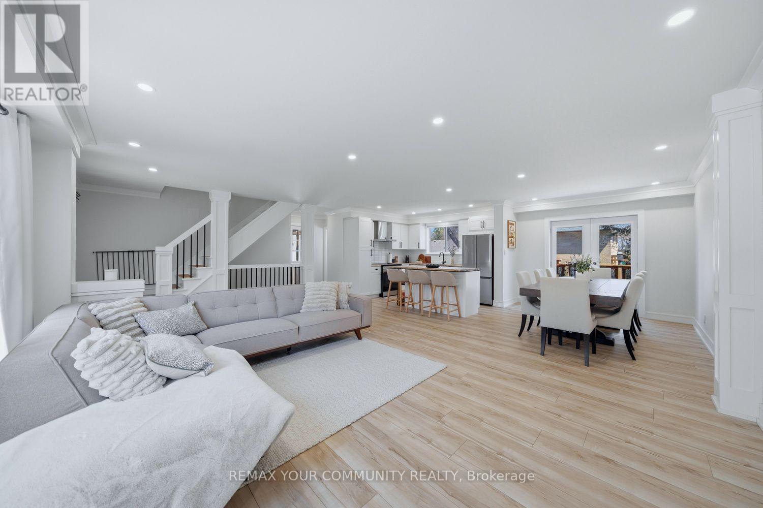 150 CONNAUGHT CRESCENT - 12