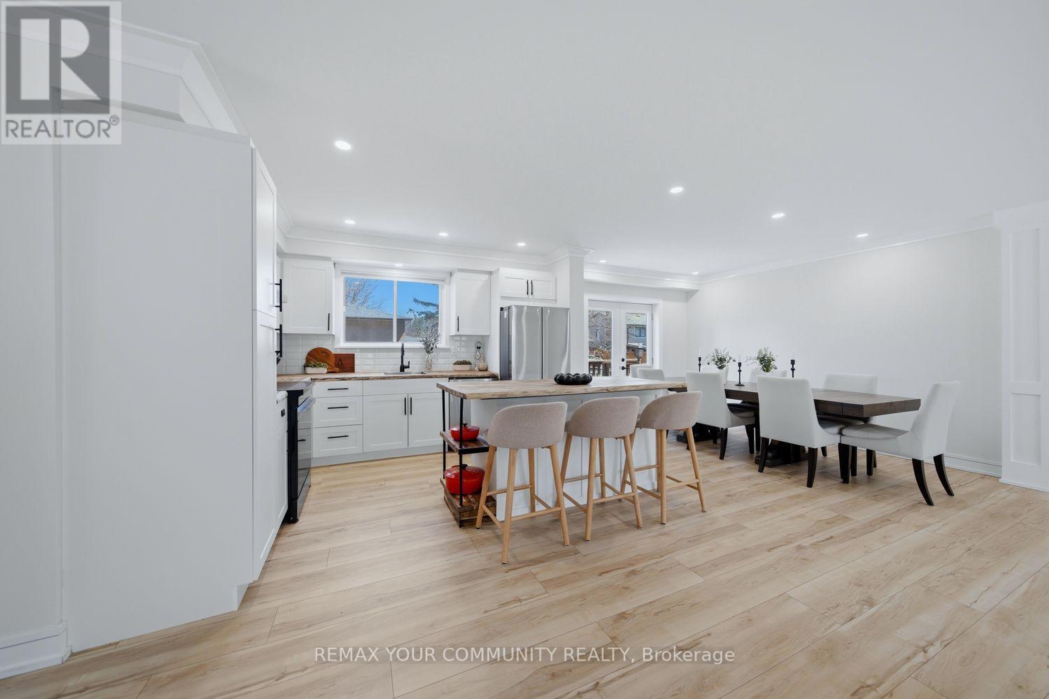 150 CONNAUGHT CRESCENT - 13