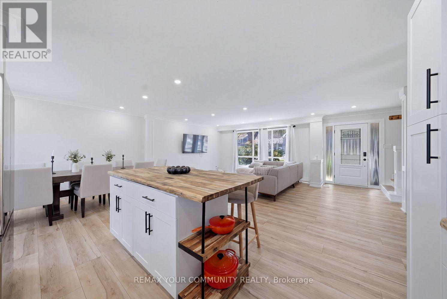 150 CONNAUGHT CRESCENT - 20