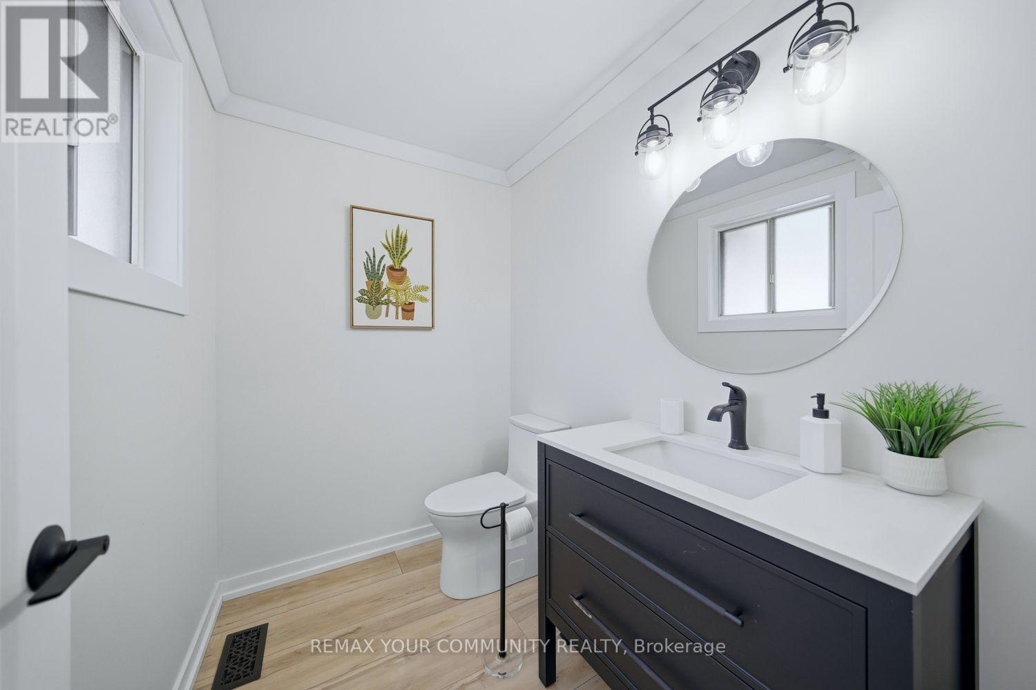 150 CONNAUGHT CRESCENT - 26