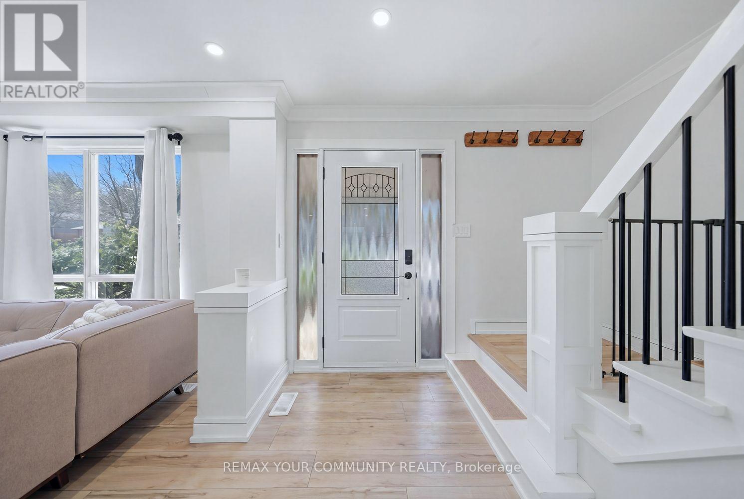 150 CONNAUGHT CRESCENT - 4