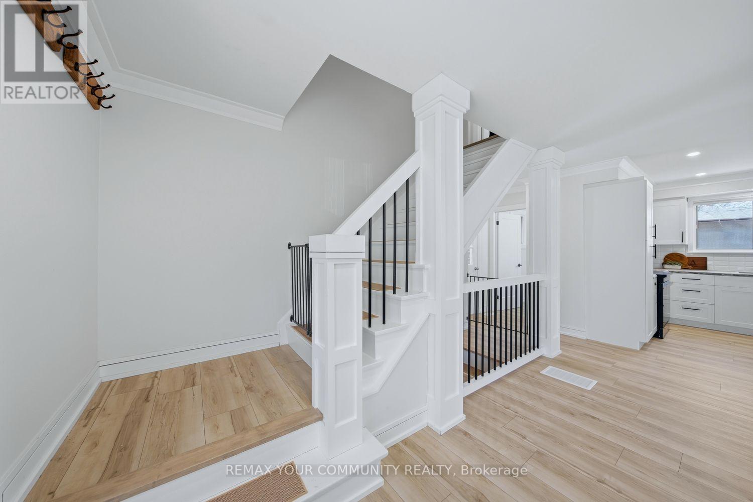 150 CONNAUGHT CRESCENT - 5