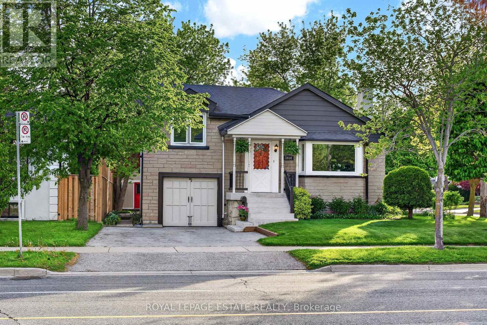 Listing photo of 1016 KIPLING AVENUE